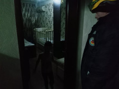 Спасатели  Службы спасения  г. Краснодара предоставили доступ родителям к ребёнку, который самостоятельно закрылся в квартире